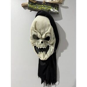 VTG Glow In The Dart Ghostface Unlimited Mask With Shroud Spirit B‎